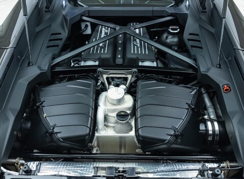 Lamborghini Huracan TECNICA 33
