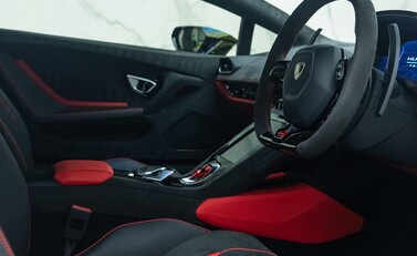 Lamborghini Huracan TECNICA 13