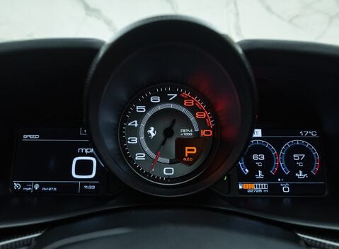 Ferrari GTC4 Lusso T 21