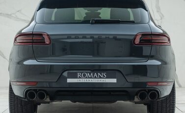 Porsche Macan TURBO 8