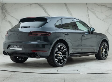 Porsche Macan TURBO 6