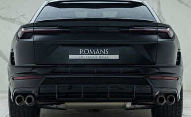 Lamborghini Urus S 8