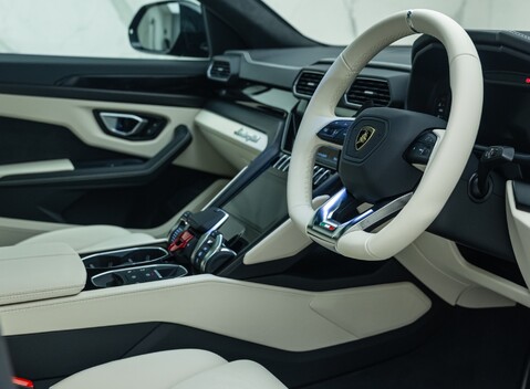 Lamborghini Urus S 13