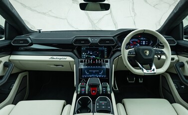Lamborghini Urus S 21