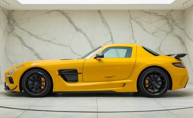 Mercedes-Benz SLS AMG Black Series 7