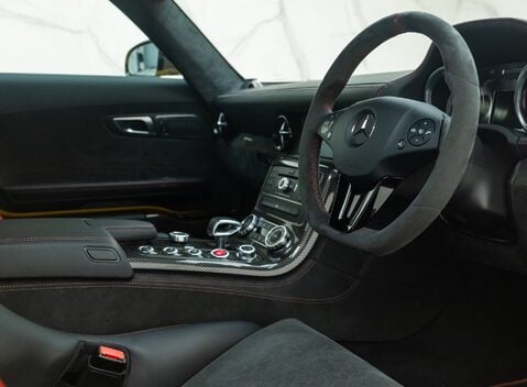 Mercedes-Benz SLS AMG Black Series 19