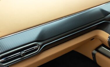 Aston Martin Vanquish V12 23