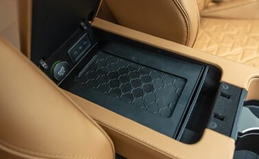 Aston Martin Vanquish V12 26