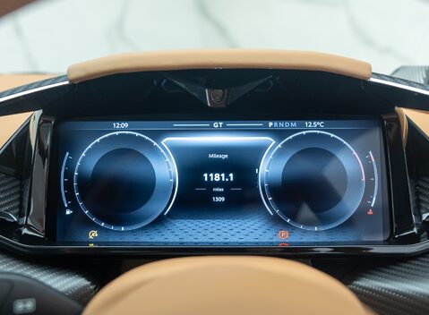 Aston Martin Vanquish V12 21