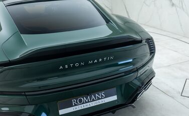 Aston Martin Vanquish V12 32