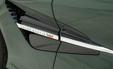 Aston Martin Vanquish V12 34