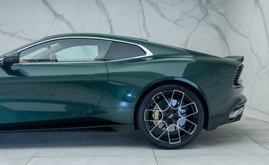 Aston Martin Vanquish V12 38