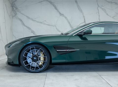Aston Martin Vanquish V12 37