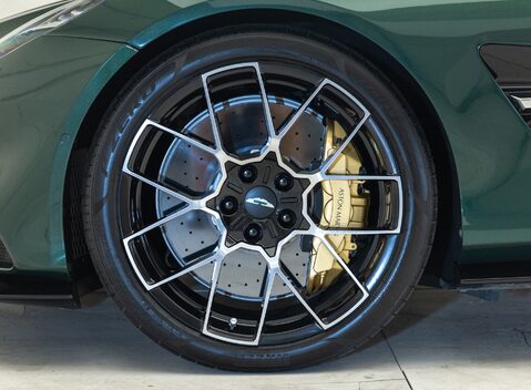 Aston Martin Vanquish V12 30