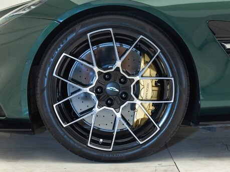 Aston Martin Vanquish V12