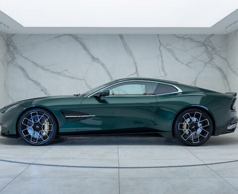 Aston Martin Vanquish V12