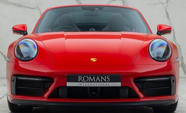 Porsche 911 Targa 4 GTS (992) 10