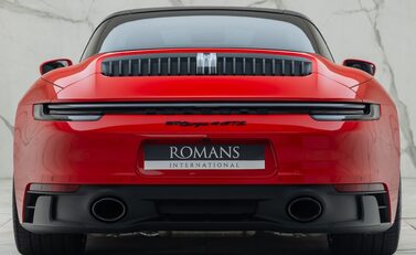 Porsche 911 Targa 4 GTS (992) 11