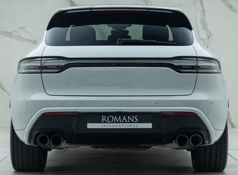 Porsche Macan GTS 8