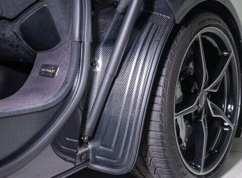 McLaren 675LT 32