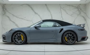 Porsche 911 Turbo S CABRIOLET (992) 7
