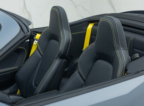 Porsche 911 Turbo S CABRIOLET (992) 40