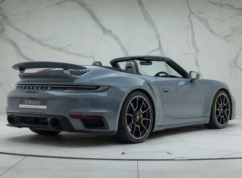 Porsche 911 Turbo S CABRIOLET (992) 9