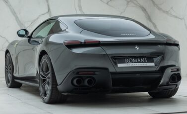 Ferrari Roma 10