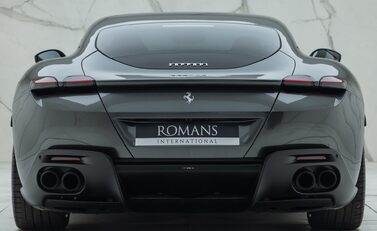 Ferrari Roma 8
