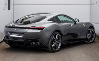 Ferrari Roma 4