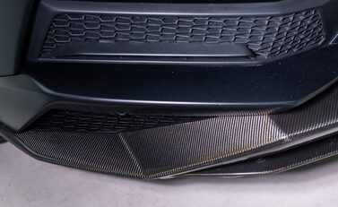 Lamborghini Aventador S LP 740-4 ROADSTER 37