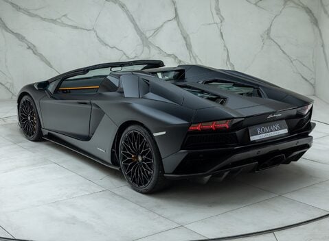 Lamborghini Aventador S LP 740-4 ROADSTER 15
