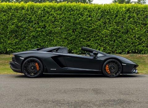Lamborghini Aventador S LP 740-4 ROADSTER 3