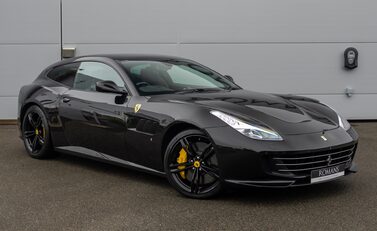 Ferrari GTC4 Lusso V12 2