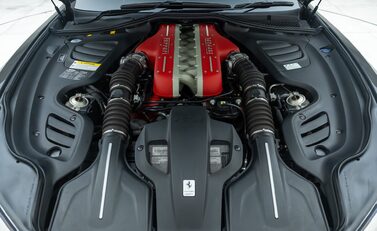 Ferrari GTC4 Lusso V12 40