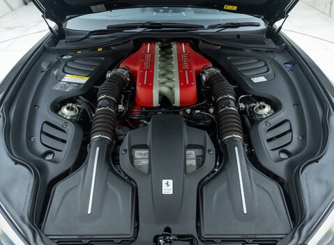 Ferrari GTC4 Lusso V12 40