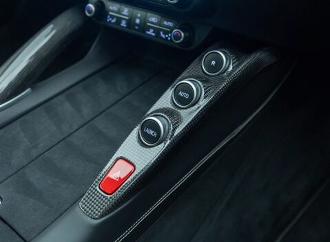 Ferrari GTC4 Lusso V12 25