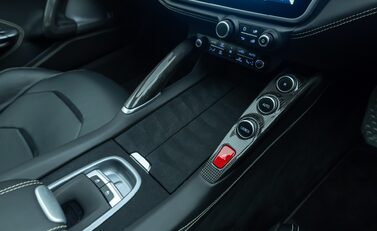 Ferrari GTC4 Lusso V12 26