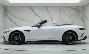 Mercedes-Benz SL 63 AMG PERFORMANCE 6