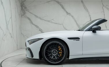 Mercedes-Benz SL 63 AMG PERFORMANCE 37