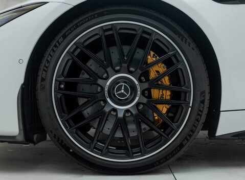 Mercedes-Benz SL 63 AMG PERFORMANCE 29