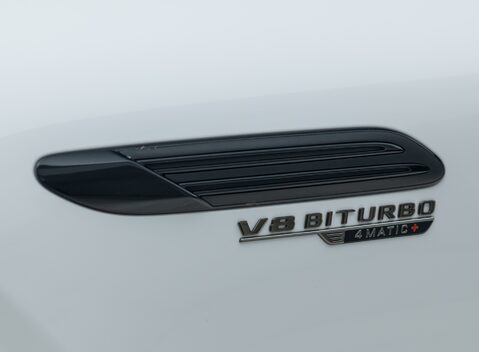 Mercedes-Benz SL 63 AMG PERFORMANCE 32