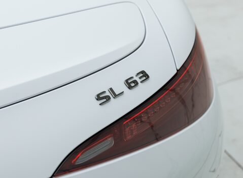 Mercedes-Benz SL 63 AMG PERFORMANCE 35