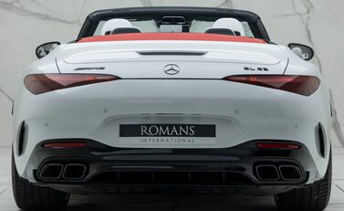 Mercedes-Benz SL 63 AMG PERFORMANCE 11