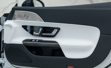 Mercedes-Benz SL 63 AMG PERFORMANCE 26