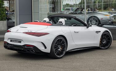 Mercedes-Benz SL 63 AMG PERFORMANCE 4