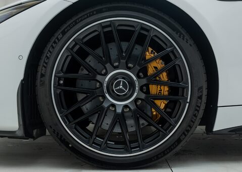 Mercedes-Benz SL 63 AMG PERFORMANCE 