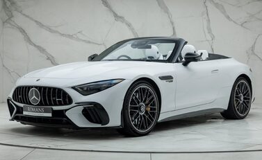 Mercedes-Benz SL 63 AMG PERFORMANCE 1