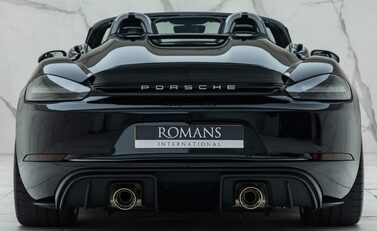 Porsche 718 SPYDER RS 11