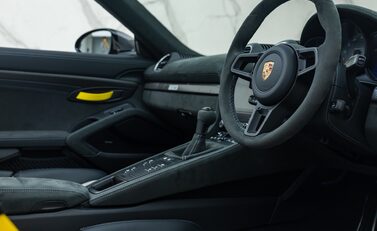 Porsche 718 SPYDER RS 16